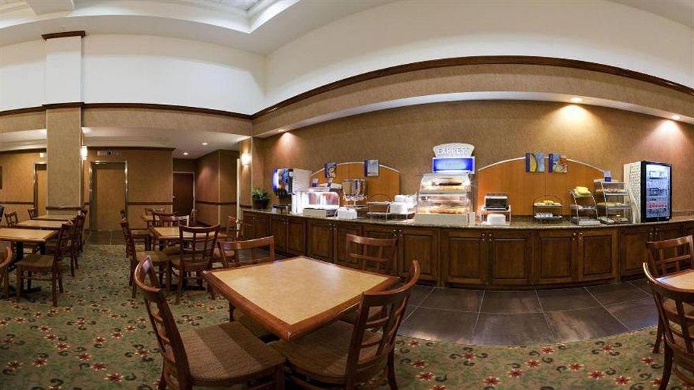 Holiday Inn Express & Suites Irving Conv Ctr - Las Colinas By Ihg Exteriér fotografie