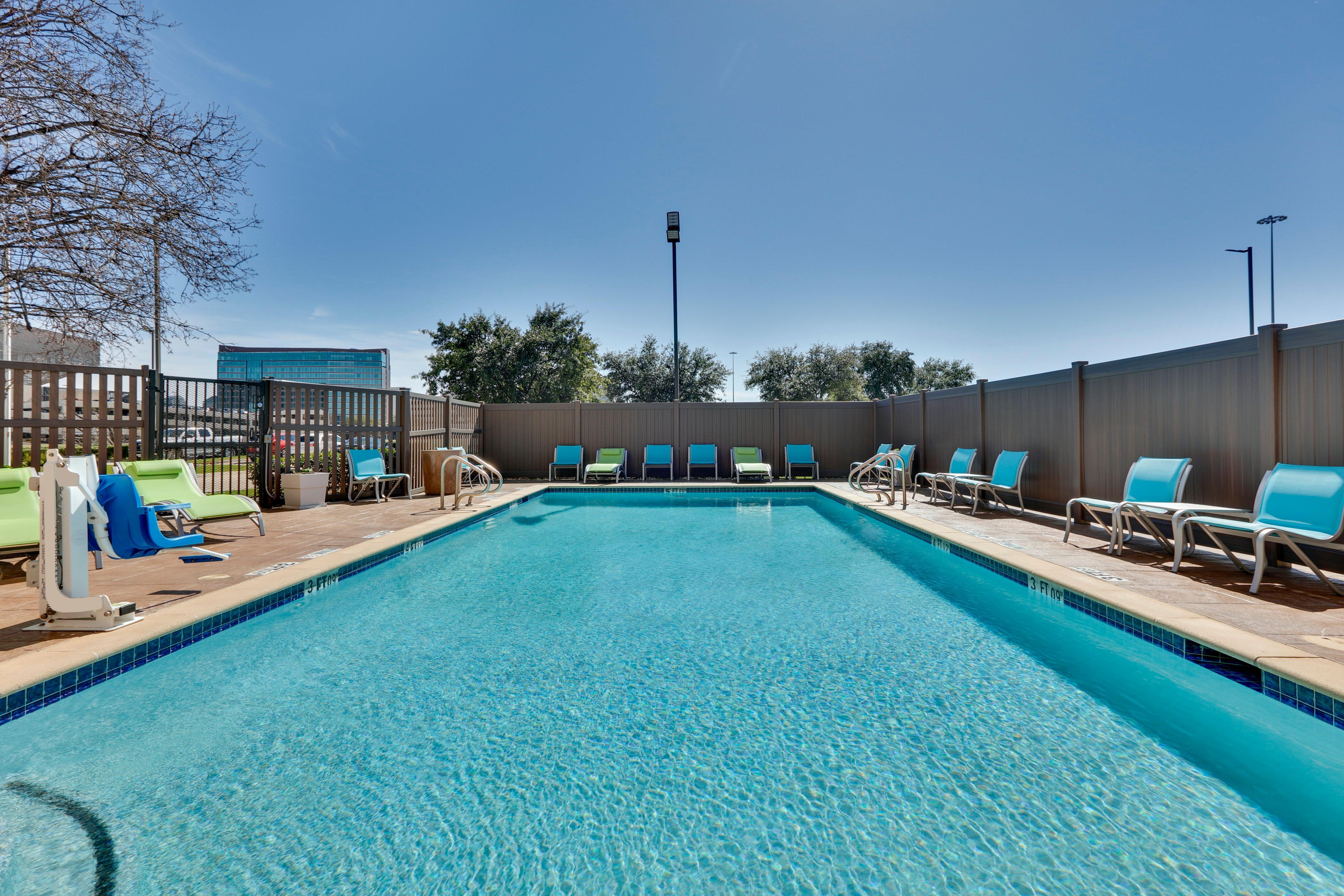 Holiday Inn Express & Suites Irving Conv Ctr - Las Colinas By Ihg Exteriér fotografie